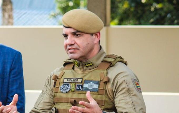 Tático do 11º e 36º BPM/Fron recebem viatura e fuzil; saiba mais