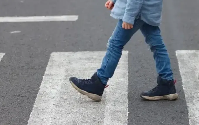 Criança caminha cerca de 4 km sozinha de madrugada à procura do pai em São Lourenço do Oeste