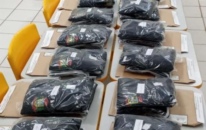 Santa Helena mantém entrega de agasalhos mesmo sem aulas presenciais