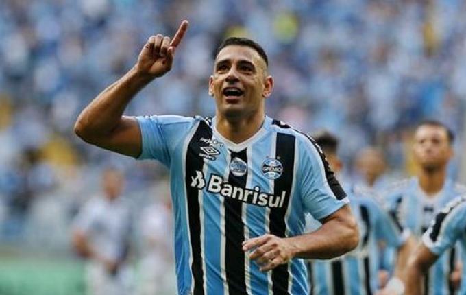 Grêmio vence a Ponte Preta e assume a vice-liderança da Série B