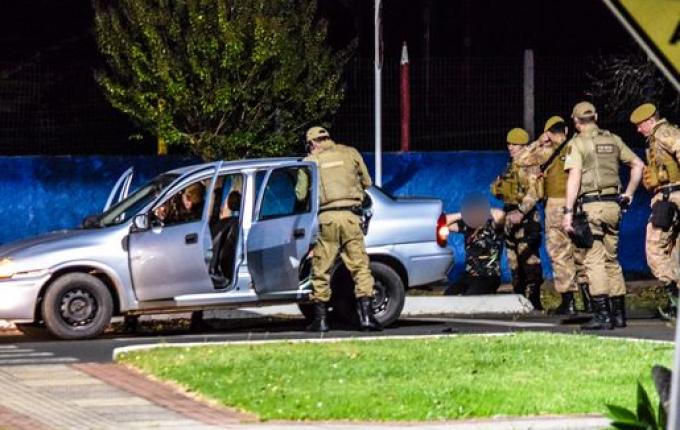 VÍDEO: Polícia Militar recupera carro com registro de furto e prende homem