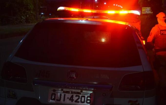 Homem é preso após atropelar mulher e fugir do local do acidente