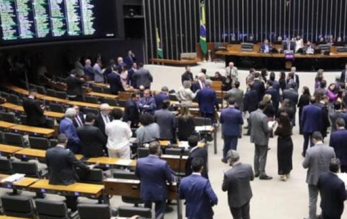 Câmara aprova regulamentação da reforma tributária e rejeita mudanças do Senado