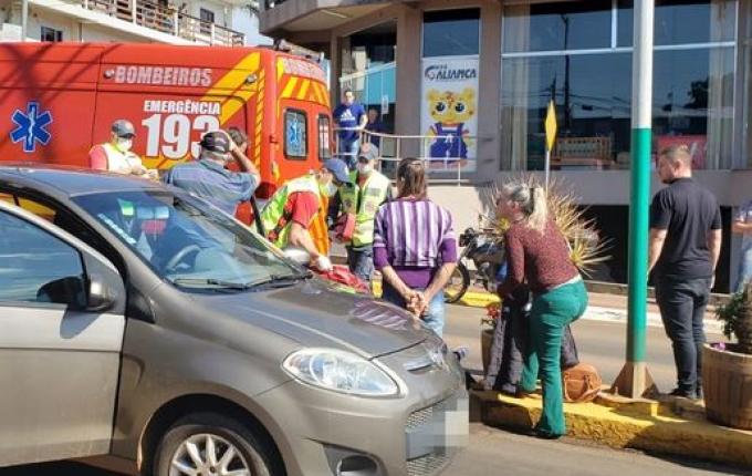 Mulher é atropelada ao atravessar Avenida no centro de Iporã do Oeste