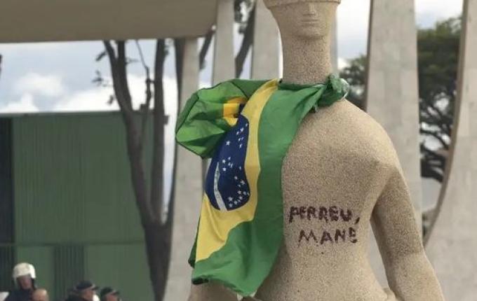 STF nega recurso de mulher que pichou estátua no 8 de janeiro