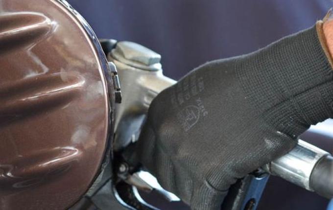 Preço da gasolina nos postos sobe pela 3ª semana seguida