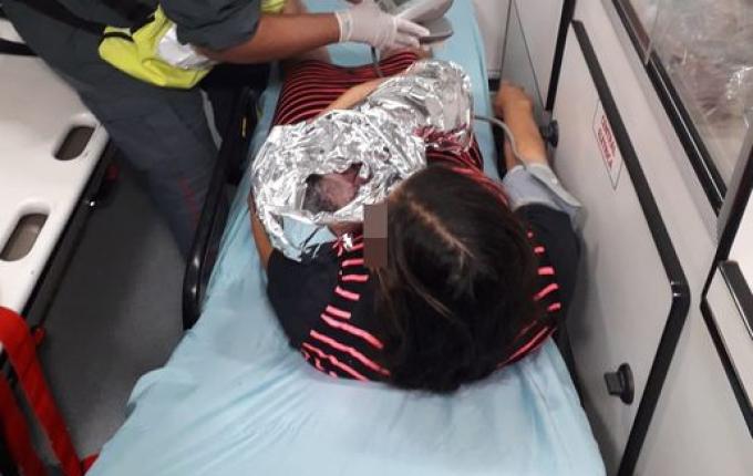 Mulher entra em trabalho de parto e tem filho em casa