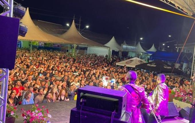 Show da Banda Corpo e Alma leva enorme público e agita a Faismo 2022
