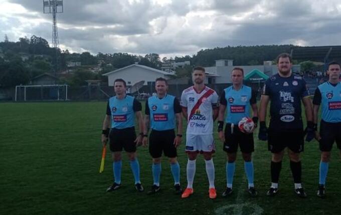 Harmonia e Cometa empatam em primeiro jogo das quartas de final do Regional