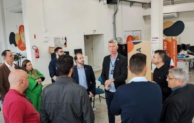 Comitiva de São Lourenço do Oeste faz roteiro de visitas em Joinville