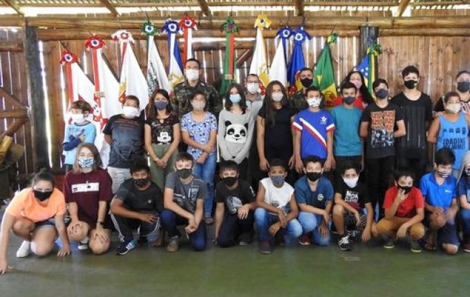 Prefeitura e 14º RCMec apresentam novas turmas do Pelotão Mirim