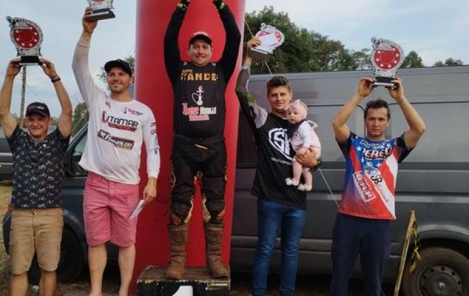 Cerca de 2 mil pessoas assistem espetáculo do Veloterra em Santa Helena