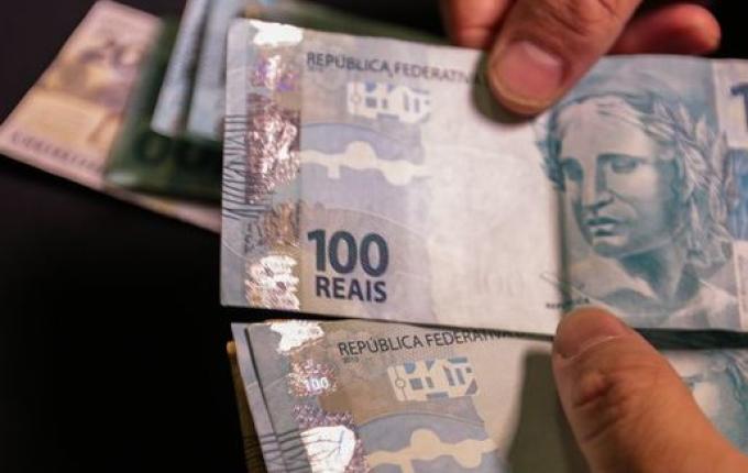 Salário mínimo e aposentadorias terão ao menos 4,5% de aumento em 2024