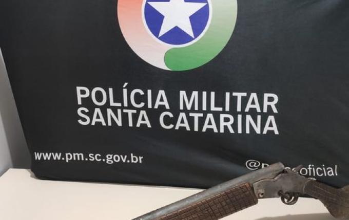 PM prende homem por violência doméstica e porte ilegal de arma de fogo