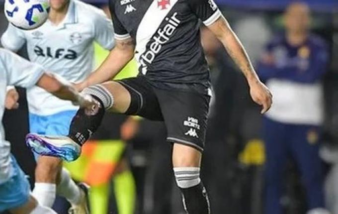 Grêmio larga atrás, mas busca empate por 1 a 1 com o Vasco pelo Brasileirão