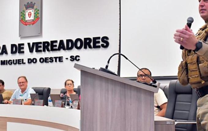 Câmara presta homenagem à Polícia Militar pelos 33 anos do 11º BPM