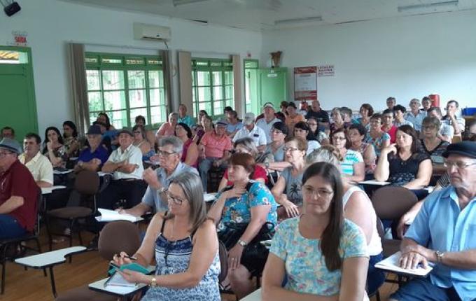 Secretaria de Assistência Social define atividades com grupos de idosos de Itapiranga