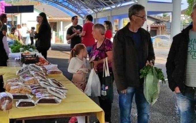 Feira Livre aumenta variedade de produtos colocados à venda em Mondaí