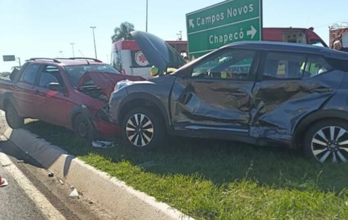 Colisão entre carros deixa seis feridos no Oeste de SC