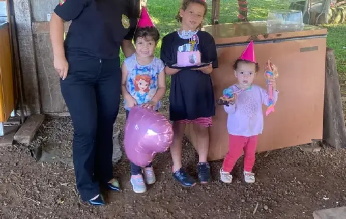 Polícia Civil realiza sonho de criança com festa de aniversário surpresa