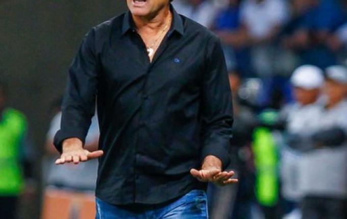 Vídeo: técnico do Grêmio manda mensagem a paciente internado com covid-19 em Xanxerê