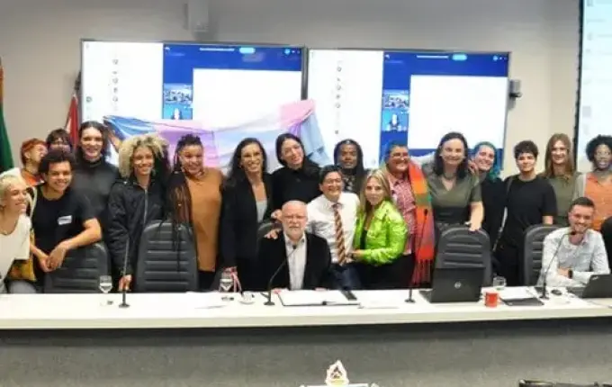 UFSC aprova cotas e políticas de permanência para pessoas trans