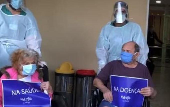 VÍDEO: Casal de 90 anos recebe alta ao mesmo tempo após contrair Covid-19 em SC