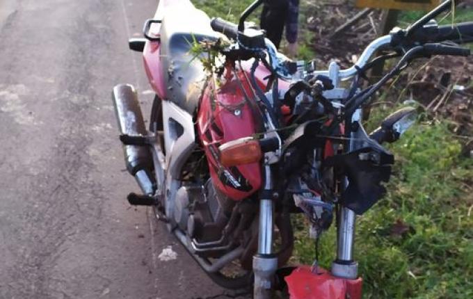 Motociclista sofre ferimentos graves em saída de pista na SC 283