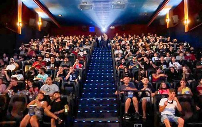 'Homem-Aranha: Sem Volta Para Casa' lota mais uma sessão do Cine Peperi