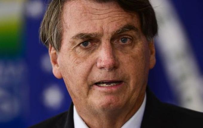 Bolsonaro diz que “Petrobras pode mergulhar Brasil no caos” após novo aumento