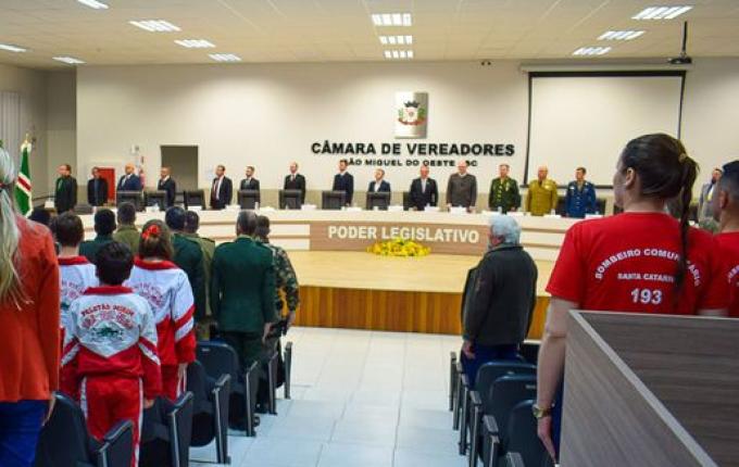 Câmara realiza sessão solene em homenagem aos 200 anos de Independência do Brasil