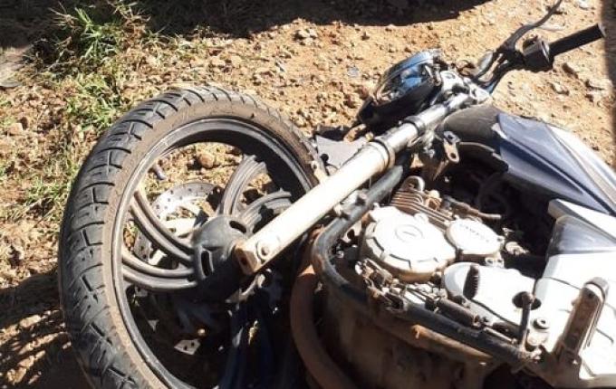 Motociclista sofre graves ferimentos em acidente no interior de Itapiranga