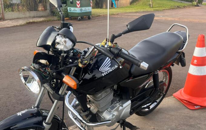 Queda de motocicleta deixa adolescente ferida em São Miguel do Oeste