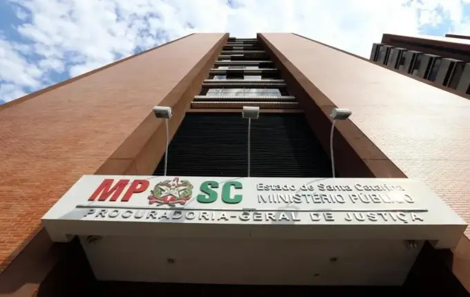 Trio é denunciado por extorsão, morte e ocultação de cadáver em Chapecó