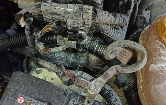 Princípio de incêndio em veículo mobiliza bombeiros em Mondaí