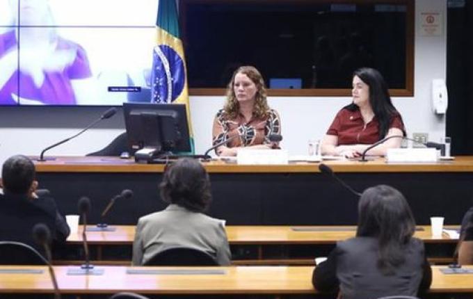 Audiência debate ensino de Libras em todas as escolas do país