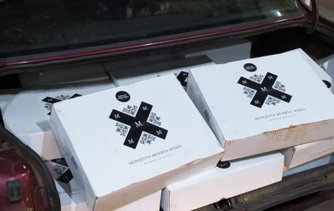 PRF apreende cerca de 570 garrafas de vinho argentino na BR 163