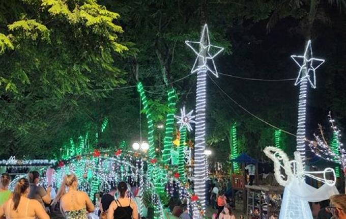 Itapiranga é Natal: Acendimento das luzes reúne grande público