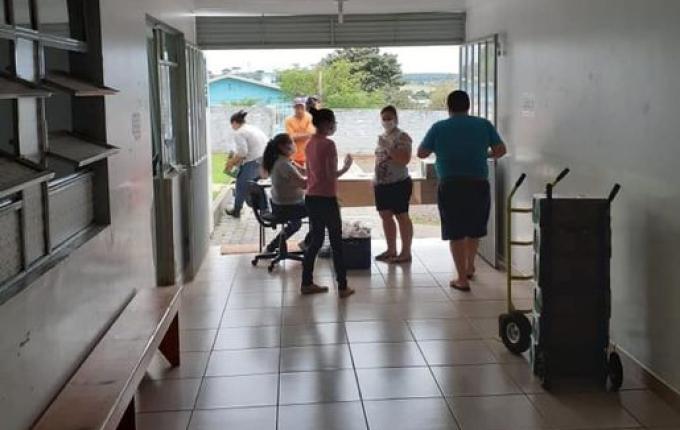 Setor Social de Palma Sola realiza entrega de leite para famílias carentes