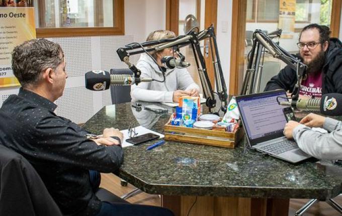 Como o celular e os Apps afetam as relações pessoais é tema do Peperi Debates