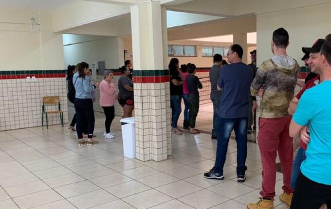 Erros na biometria fazem eleitores ficar esperando por quase duas horas em SMOeste