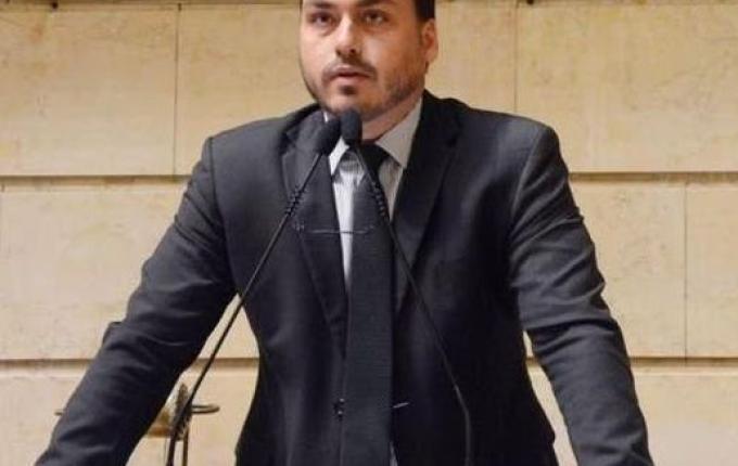 PF identifica Carlos Bolsonaro como articulador em esquema criminoso de fake News