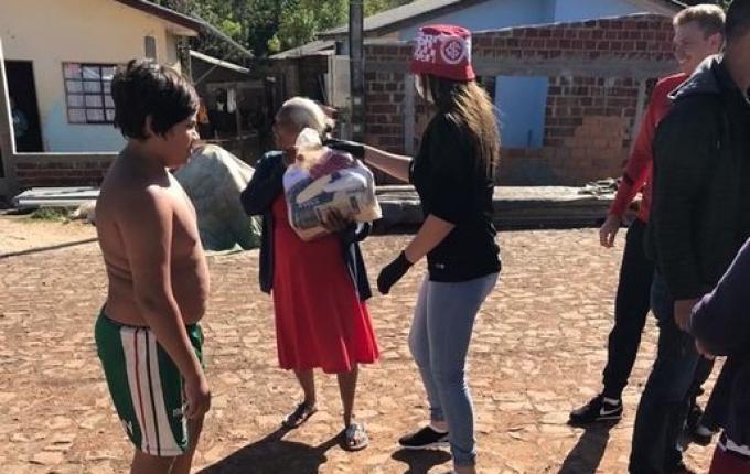 Popular SMO e Consulado do Inter arrecadam 46 cestas básicas