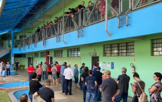 Campus da Unoesc registra filas para votação neste domingo