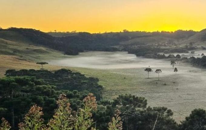 Outono começa com geada e espetáculo congelante nos Caminhos da Neve em SC