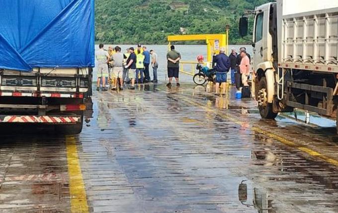Localizado veículo que caiu no Rio Uruguai em Itapiranga