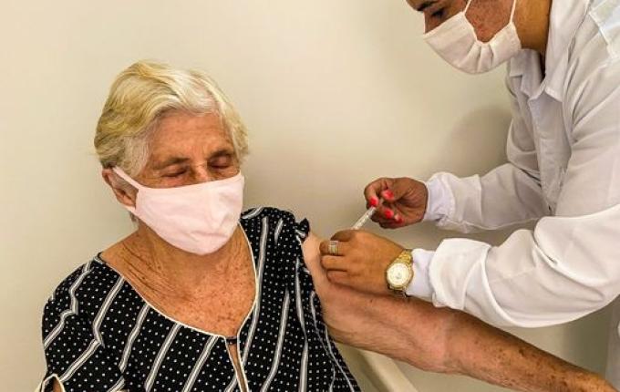 São Miguel do Oeste vai oferecer 4ª dose da vacina contra a Covid para idosos