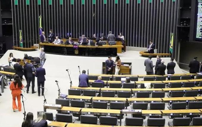 Câmara aprova urgência de texto sobre impostos da reforma tributária