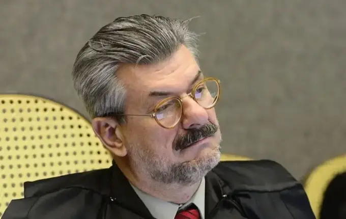 Ministro Marco Buzzi, afastado do STJ por acusação de assédio, mantém salário de R$ 100 mil