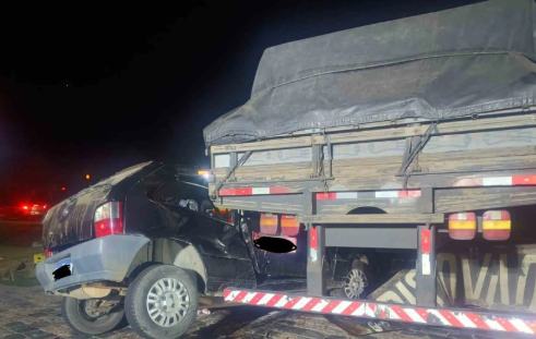 Caminhão de Iraceminha se envolve em acidente na BR-470 e duas pessoas morrem